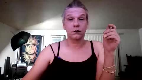 Kelly James online show from December 19, 2025, 4:41 am