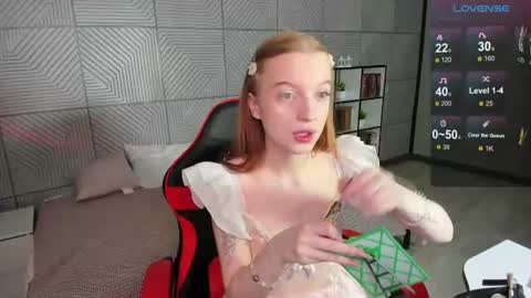 kellymeoww online show from July 10, 2026, 1:32 am