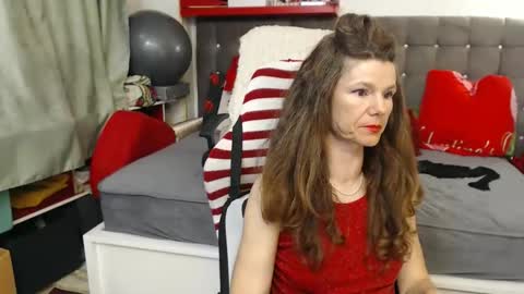 kelly online show from May 8, 2026, 9:42 pm