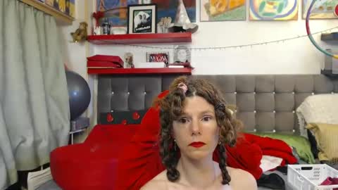 kelly online show from August 3, 2026, 4:00 pm