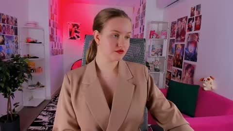 kelly online show from October 3, 2025, 9:50 am