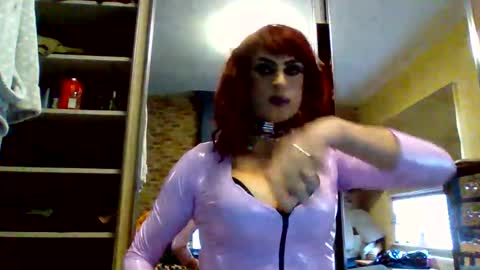 kellypvc1 online show from October 10, 2025, 3:44 pm