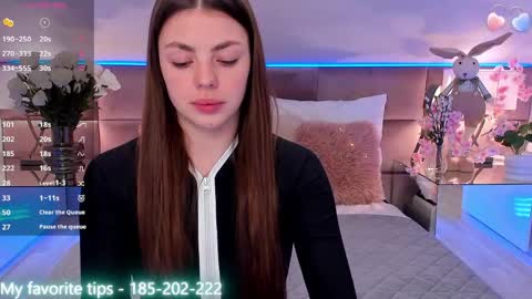 kelsi_di online show from April 16, 2026, 5:19 am