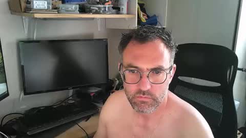 kelvin06133 online show from April 30, 2026, 12:33 pm