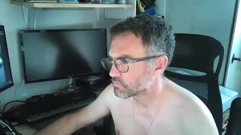 kelvin06133 online show from May 2, 2026, 12:43 pm