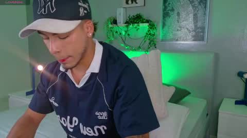 Snapshot of ken_boy_ chatting on April 30, 2026, 8:53 am online show from April 30, 2026, 8:53 am