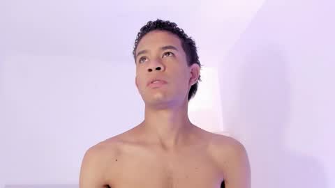 Julian Rivera   online show from October 26, 2025, 5:08 pm