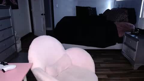 kenbbydoll3 online show from October 24, 2025, 5:48 am