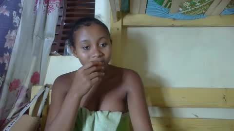 Snapshot of kenchy93 chatting on October 4, 2025, 3:21 pm Kenchy online show from October 4, 2025, 3:21 pm