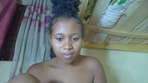 Snapshot of kenchy93 chatting on November 14, 2025, 4:11 am Kenchy online show from November 14, 2025, 4:11 am