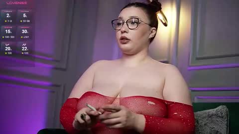  Kendal  online show from October 5, 2025, 8:18 pm