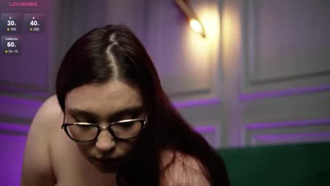  Kendal  online show from October 12, 2025, 7:35 pm