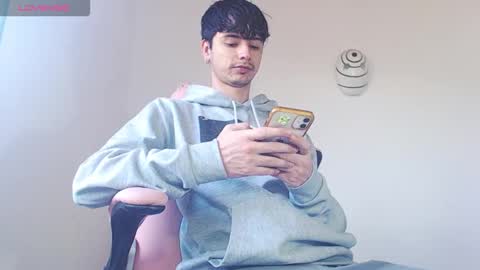 kendall ross online show from November 18, 2025, 2:54 pm