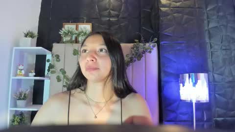 kendall_saenz online show from November 3, 2025, 7:26 pm