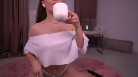 Kendall online show from July 6, 2026, 2:52 am