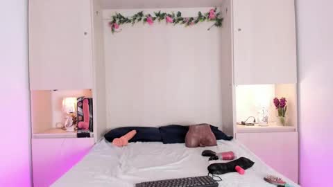 Kendal online show from January 6, 2026, 12:20 pm