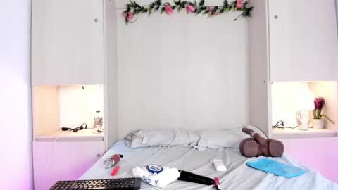 Snapshot of kendallrosse1 chatting on April 24, 2026, 4:42 pm Kendal online show from April 24, 2026, 4:42 pm