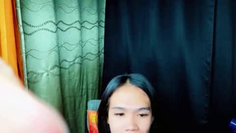 Kendall  online show from December 1, 2025, 3:06 pm