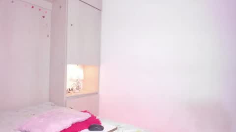 Snapshot of kendallwestt chatting on August 3, 2026, 12:10 pm Kendall online show from August 3, 2026, 12:10 pm