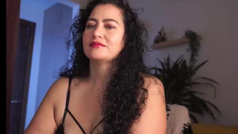 kendally_ online show from December 17, 2025, 12:22 pm