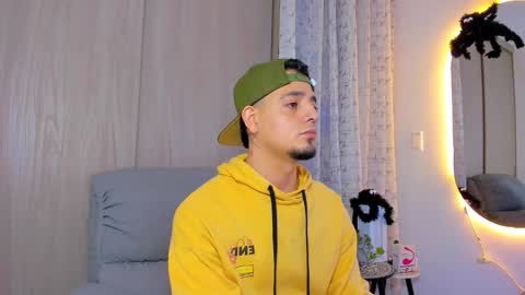 kendel_dimitri online show from November 2, 2025, 8:17 am