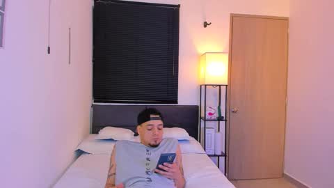 kendel_dimitri online show from March 30, 2026, 5:52 am