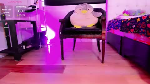 Snapshot of kendra_bailey chatting on April 18, 2026, 7:18 pm Kendra Bailey online show from April 18, 2026, 7:18 pm