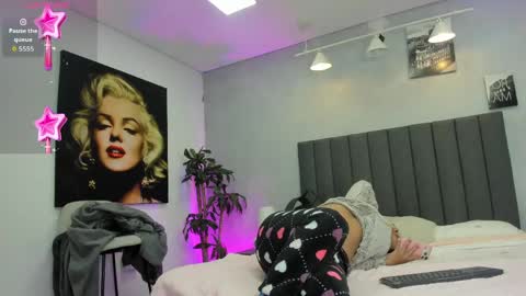 Snapshot of kendra_london chatting on April 22, 2026, 9:44 am Kendra London online show from April 22, 2026, 9:44 am