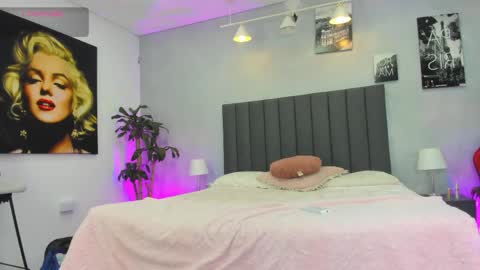 Snapshot of kendra_london chatting on May 26, 2026, 11:06 am Kendra London online show from May 26, 2026, 11:06 am