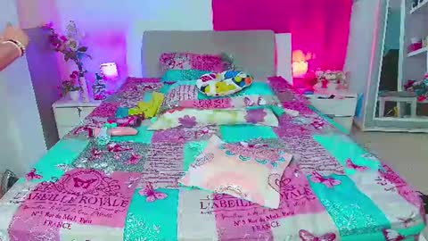 kendra_love31 online show from June 14, 2026, 2:46 am