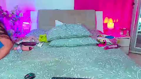 kendra_love31 online show from July 7, 2026, 6:47 am