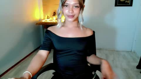 kendra_lunaxx online show from May 22, 2026, 6:13 pm