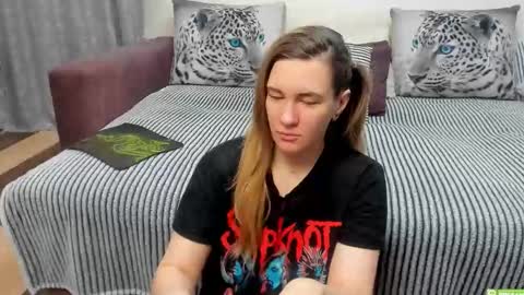 Kendra online show from April 14, 2026, 11:33 pm