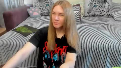 Snapshot of kendra_xx_ chatting on May 9, 2026, 1:00 am Kendra online show from May 9, 2026, 1:00 am