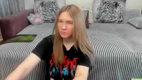 Snapshot of kendra_xx_ chatting on May 13, 2026, 11:55 pm Kendra online show from May 13, 2026, 11:55 pm