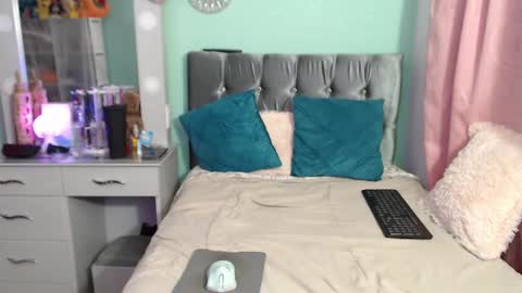 Chriss Morales online show from December 2, 2024, 12:09 am