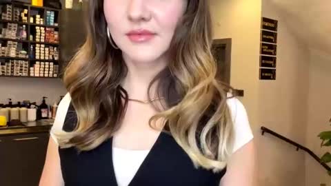 Elena online show from December 16, 2025, 6:46 pm