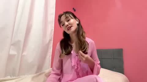 Elena online show from December 17, 2025, 6:14 pm