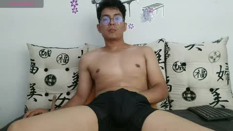 kenji_s4 online show from May 21, 2026, 3:52 pm