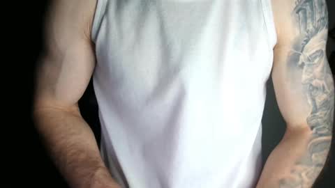 Snapshot of kennerfox77 chatting on December 4, 2024, 2:42 am Kennfox777 online show from December 4, 2024, 2:42 am