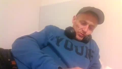 Snapshot of kennyboyk chatting on May 17, 2026, 10:06 pm kennyboyk online show from May 17, 2026, 10:06 pm