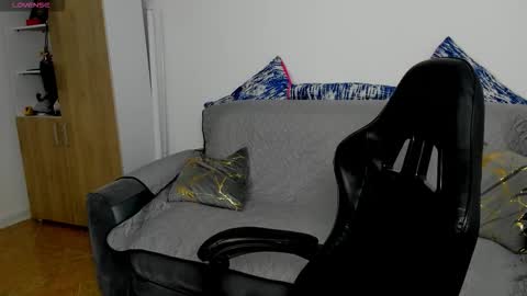 kent_rushell online show from November 6, 2025, 2:12 am