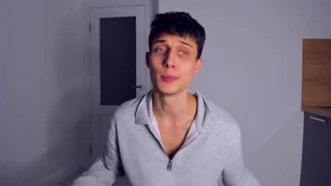 Peter     online show from December 2, 2025, 10:05 pm