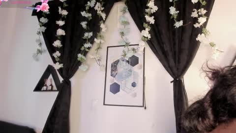 Snapshot of kentha_mitchellss chatting on May 1, 2026, 11:15 am KENTHA online show from May 1, 2026, 11:15 am