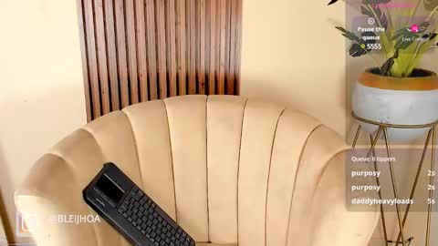 Snapshot of kenykitty chatting on December 17, 2024, 10:44 am Keny Kitty Onlyfans Kenayfoxx online show from December 17, 2024, 10:44 am