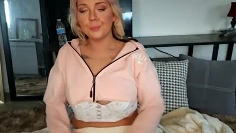 Snapshot of kenzieaspel chatting on July 12, 2026, 3:52 am Kenzie online show from July 12, 2026, 3:52 am