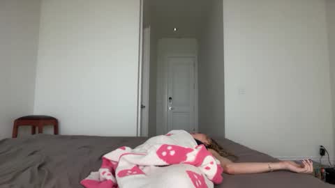 kenziesmithh online show from September 11, 2025, 4:29 pm