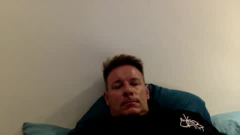 Snapshot of keoni987 chatting on December 18, 2024, 5:15 am Keoni online show from December 18, 2024, 5:15 am