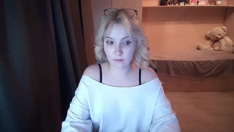 Evelyn online show from July 23, 2026, 3:10 pm