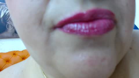 Snapshot of kerly_doll chatting on January 9, 2025, 9:26 pm K E R L Y online show from January 9, 2025, 9:26 pm